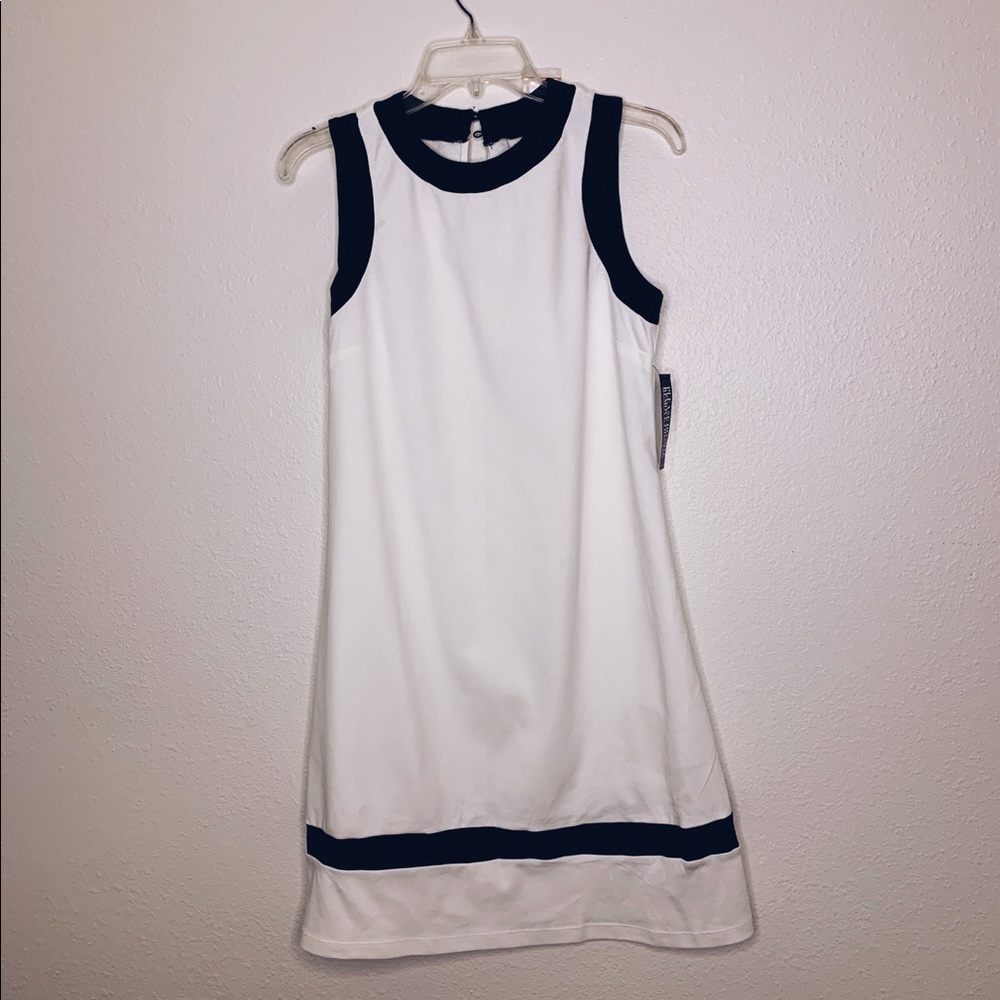 White Casual‎ Sleeveless shift dress